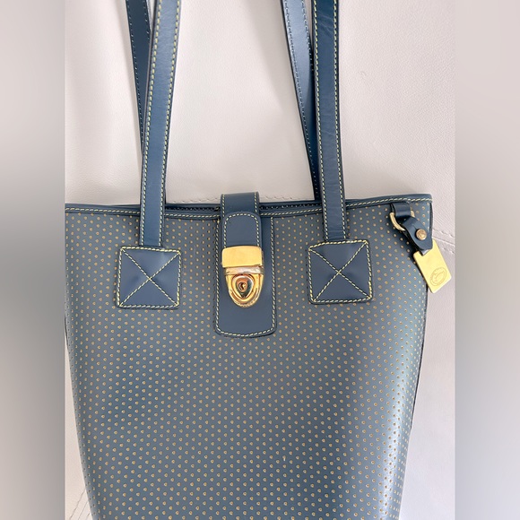 Dooney & Bourke vintage cabrio navy perforated leather bucket bag long handles - Picture 2 of 10